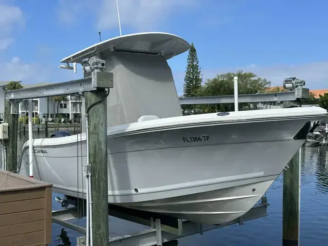 Cobia Boats 220 CC