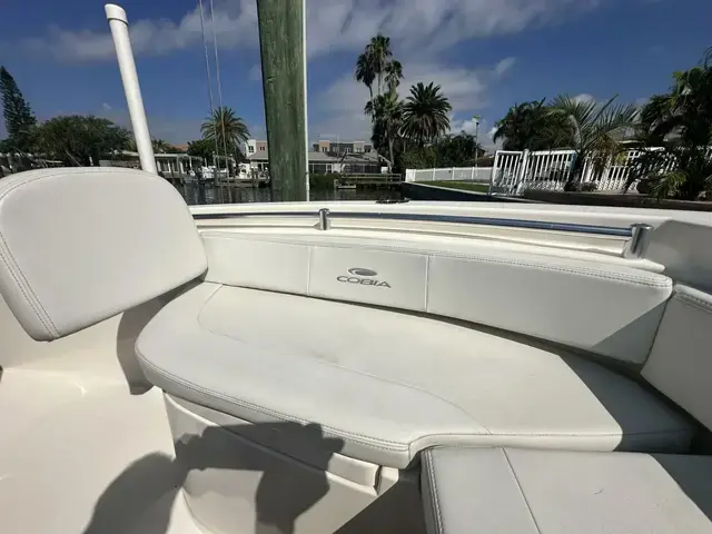 Cobia Boats 220 CC