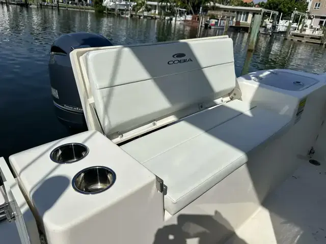 Cobia Boats 220 CC