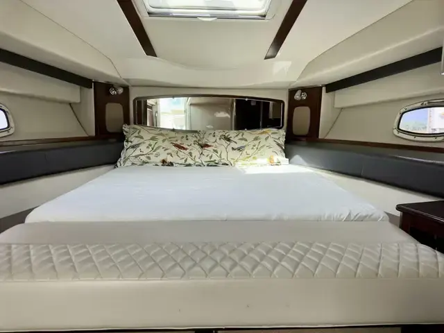 Chaparral 330 Signature