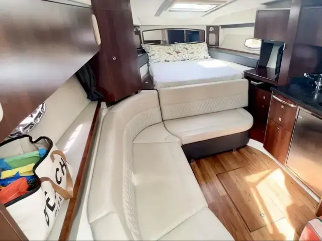 Chaparral 330 Signature