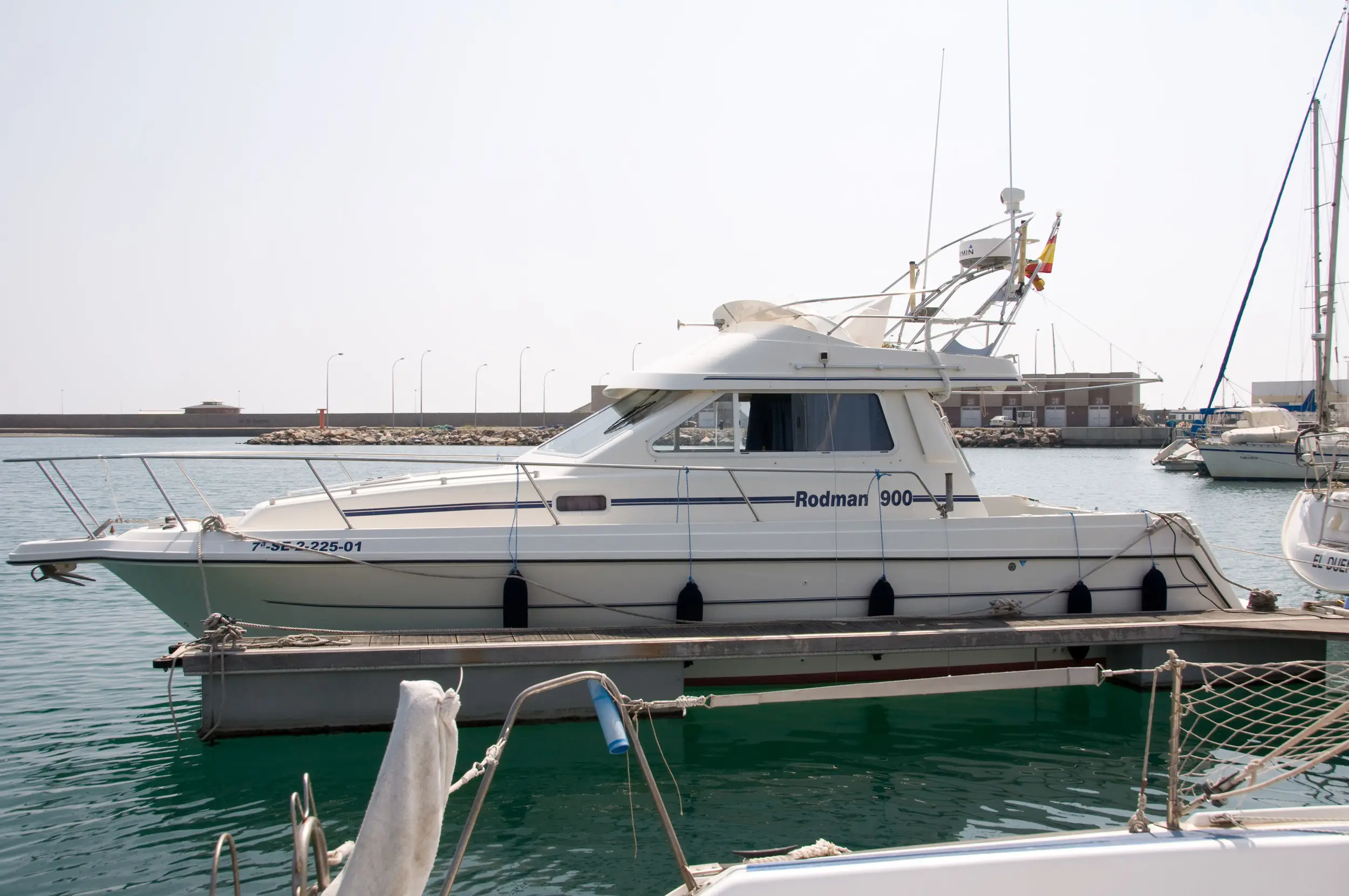 2001 Rodman 900 flybridge