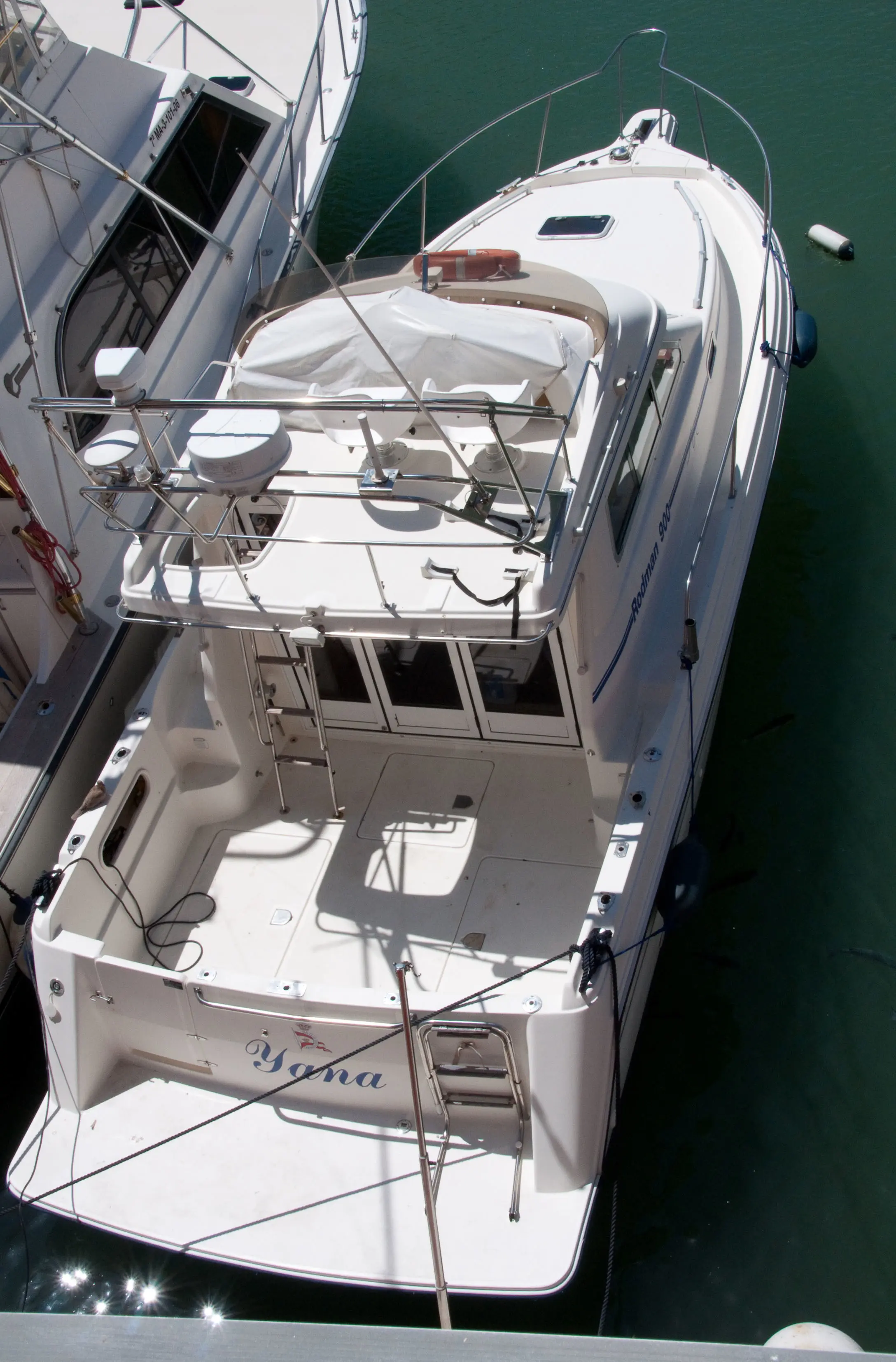 2001 Rodman 900 flybridge