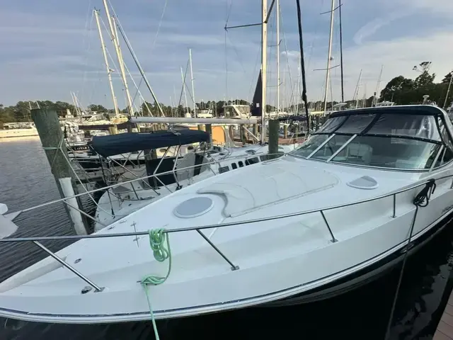 Cruisers Yachts 340 Express