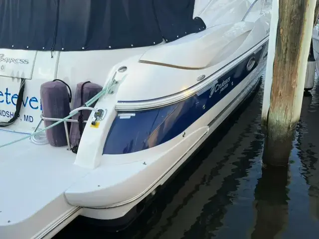 Cruisers Yachts 340 Express