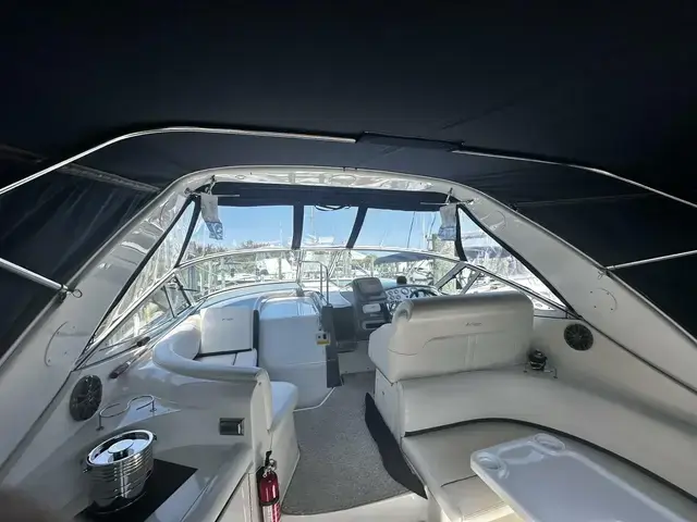 Cruisers Yachts 340 Express