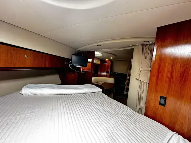 Cruisers Yachts 340 Express