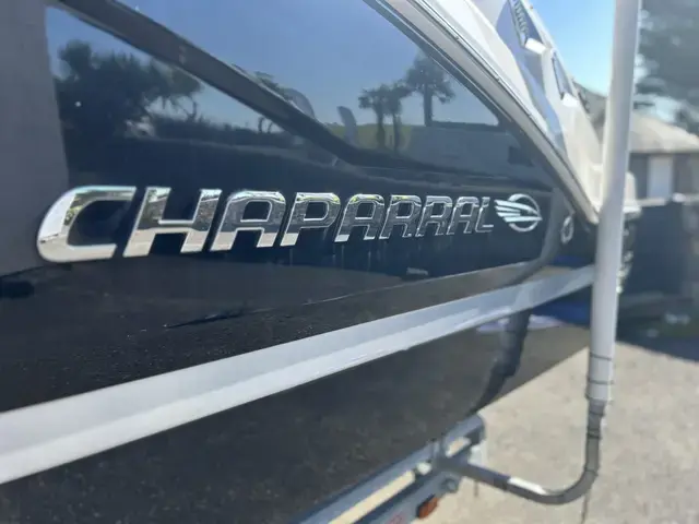 Chaparral 24 surf