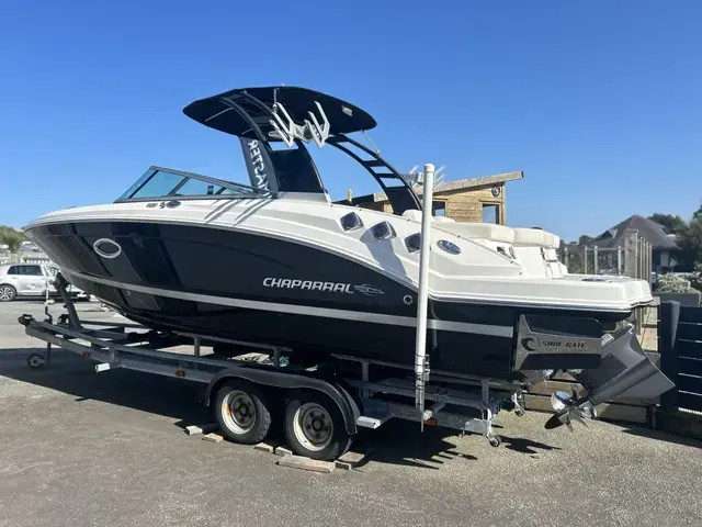 Chaparral 24 surf