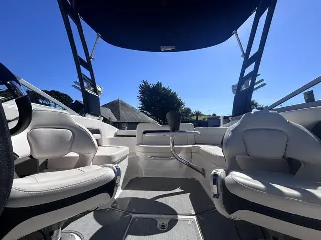 Chaparral 24 surf