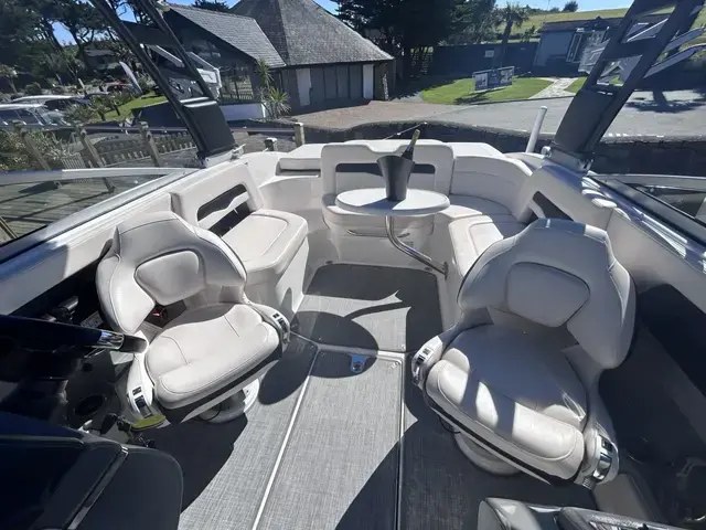 Chaparral 24 surf