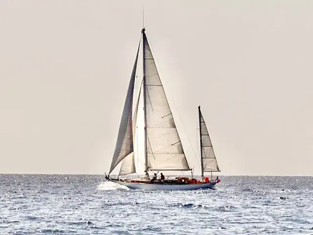 Berthon Boat Classic Yacht