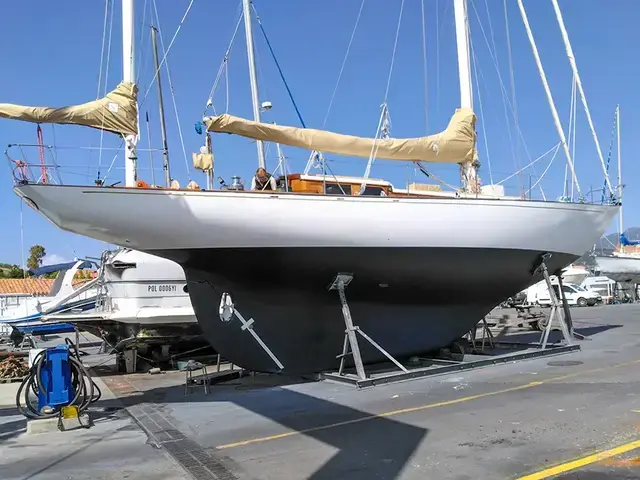 Berthon Boat Classic Yacht