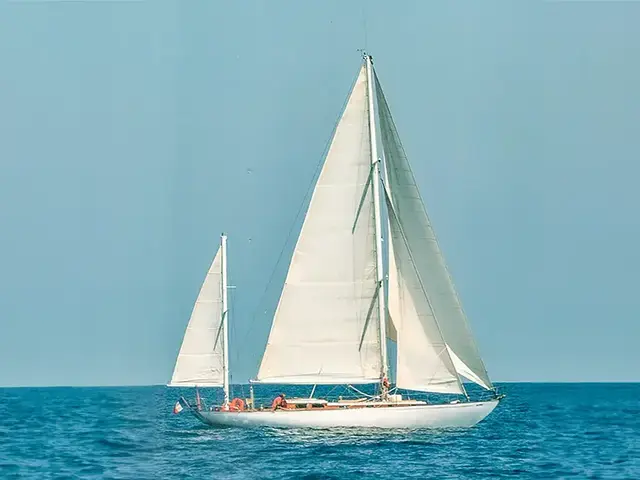 Berthon Boat Classic Yacht