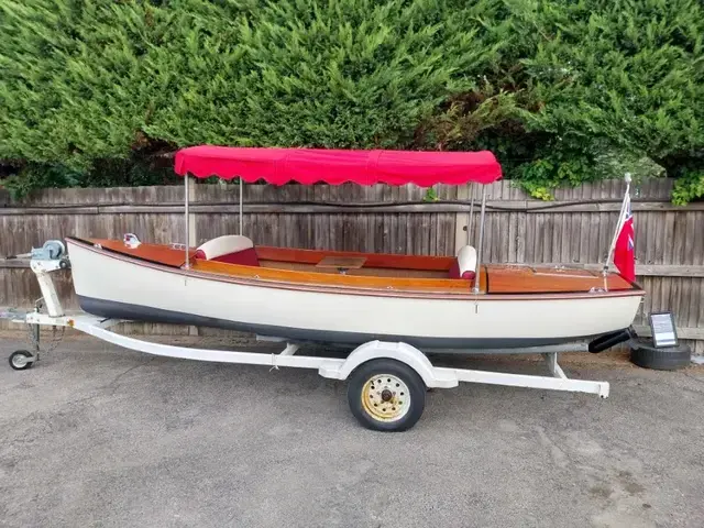 Canadian Electric Boats Quietude 156