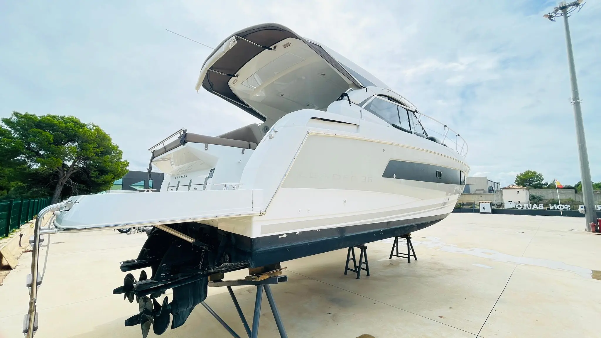 2016 Jeanneau leader 36