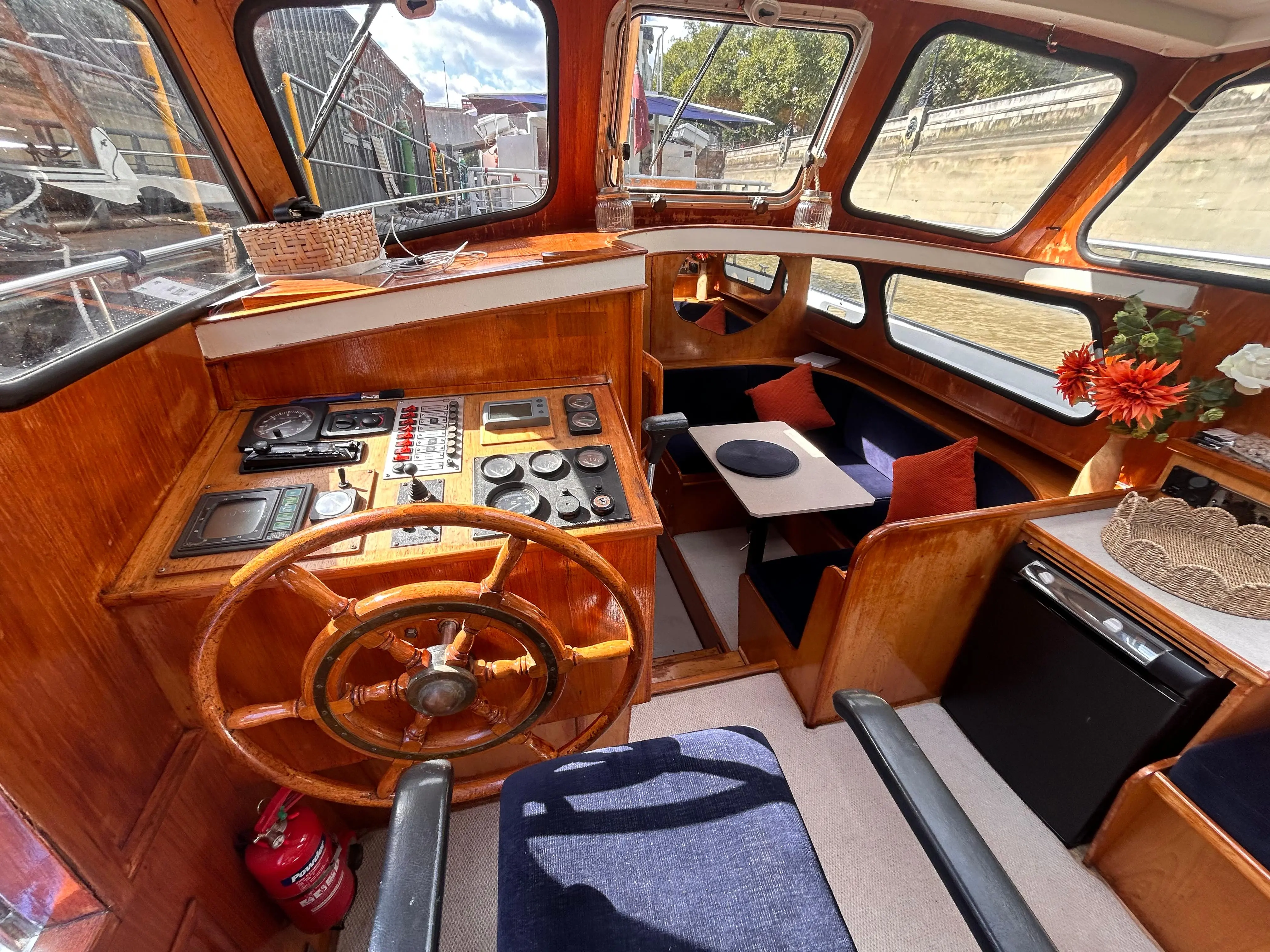 1989 Stevens 34 dutch steel motor cruiser