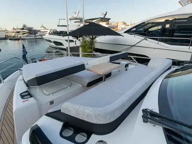 Sunseeker Predator 55