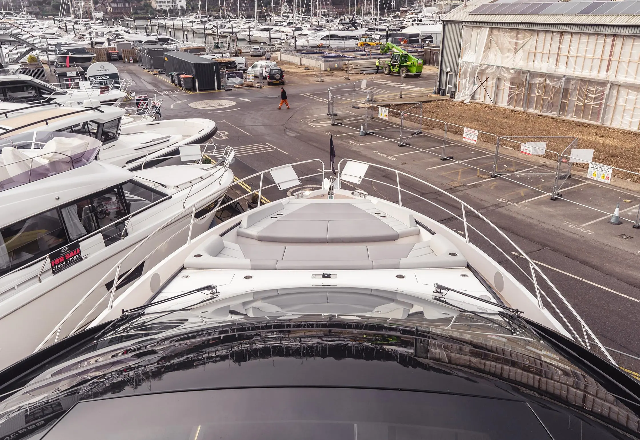 2024 Sunseeker 65 sport yacht