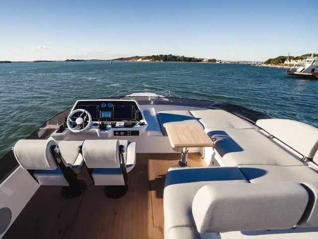 Sunseeker 75 Sport Yacht