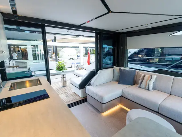 Sunseeker Predator 55