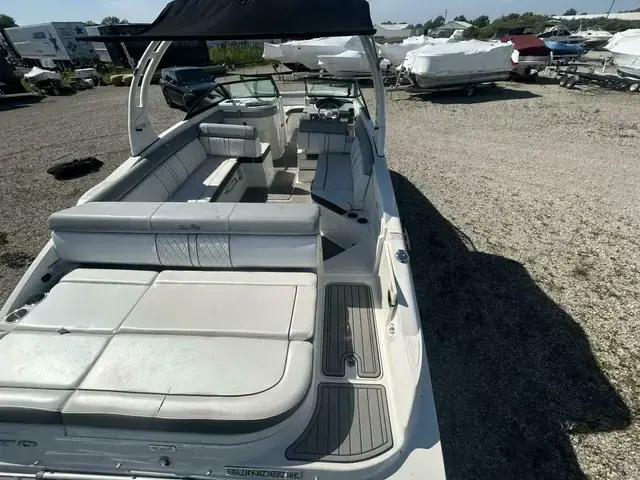 Sea Ray 270 Sundeck