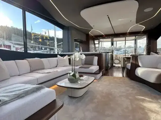 Princess Yachts Limited S72