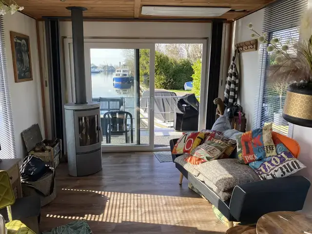 Ol Boats Houseboat