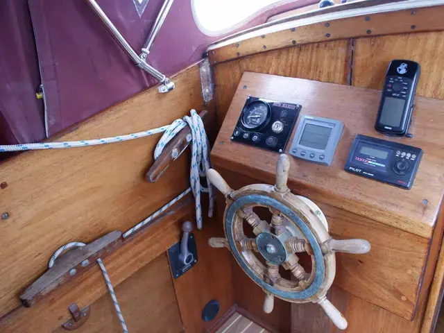 Traditional 12 ton Hillyard Bermudan sloop