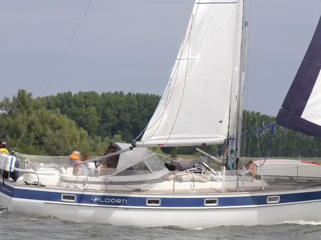 Hallberg-Rassy 352