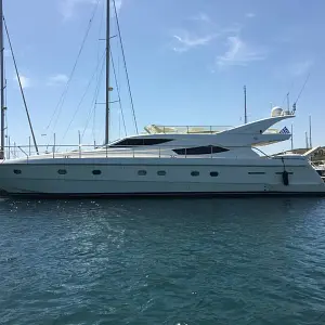 2001 Ferretti Yachts 620