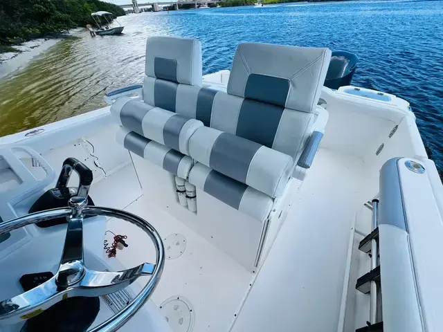 Everglades Boats 295 CC