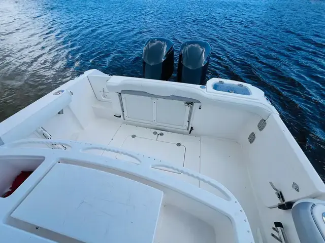 Everglades Boats 295 CC