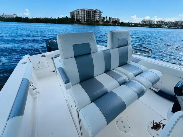 Everglades Boats 295 CC