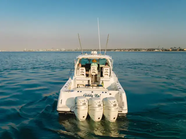 Boston Whaler 34'