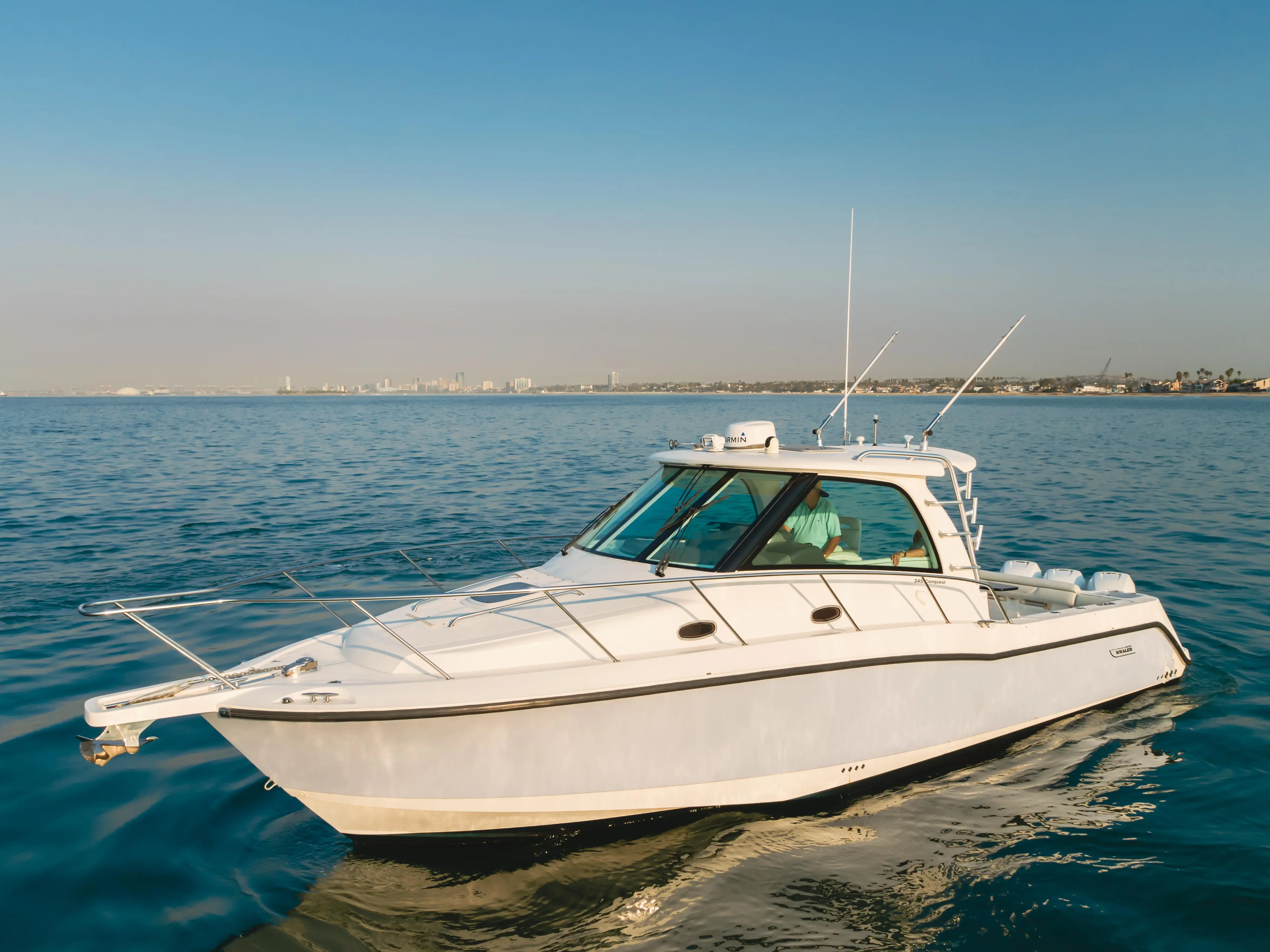 2009 Boston Whaler defiance 34