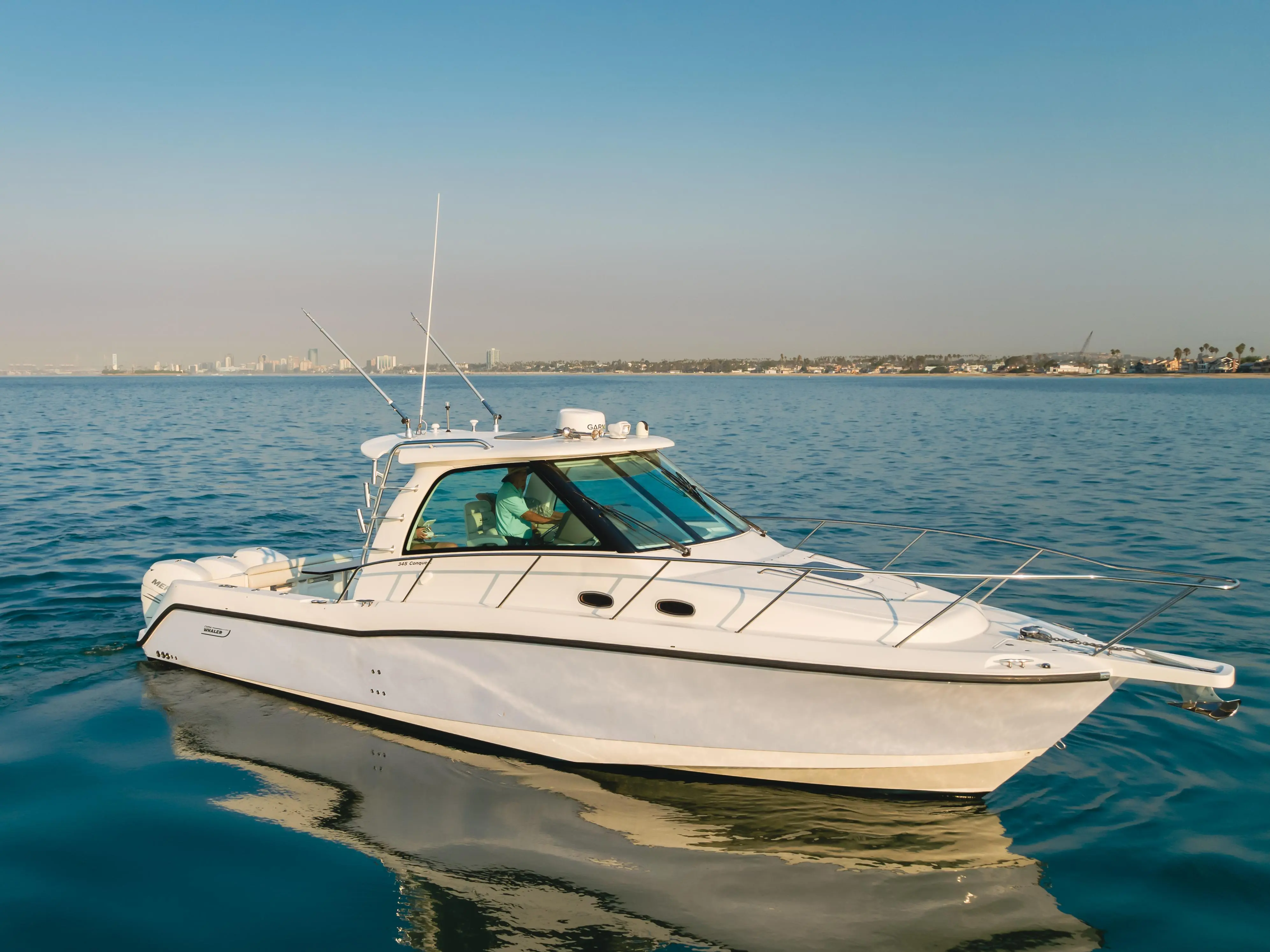 2009 Boston Whaler defiance 34