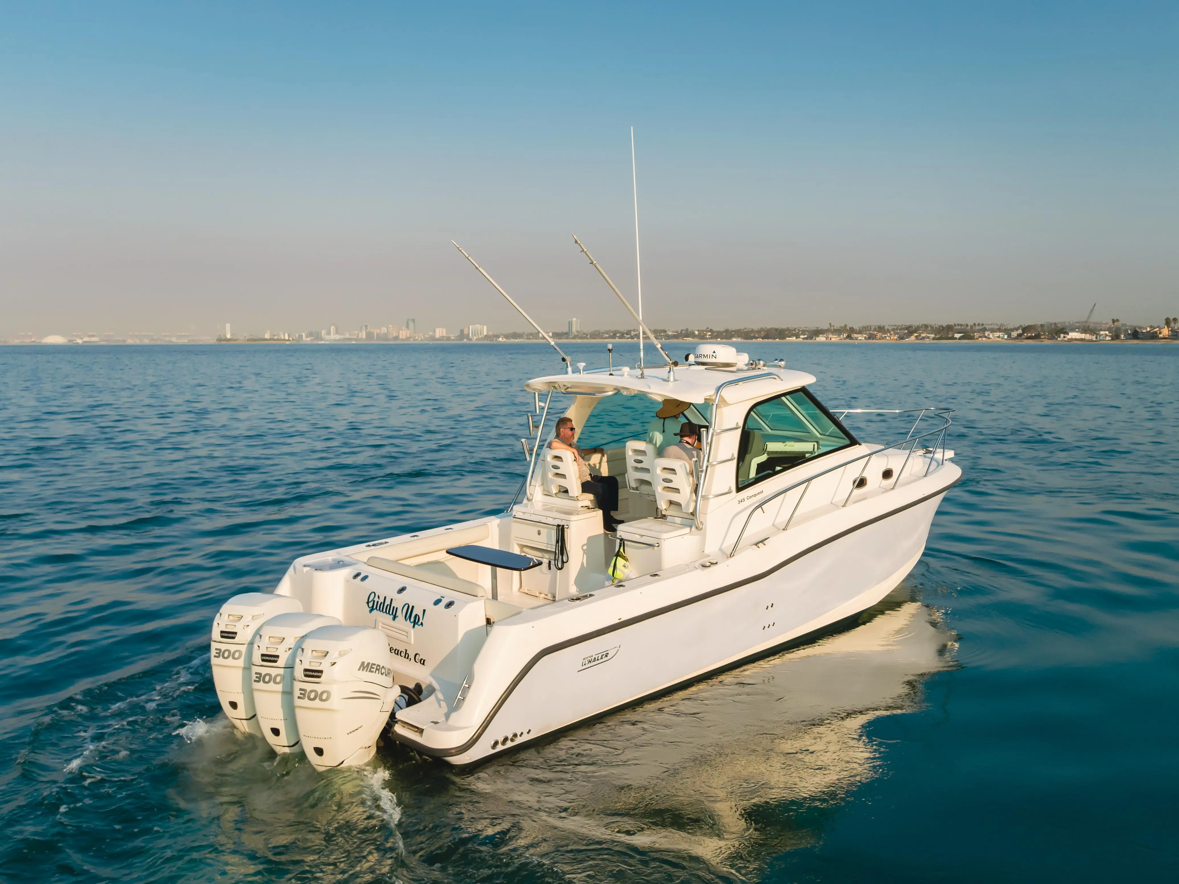 2009 Boston Whaler defiance 34