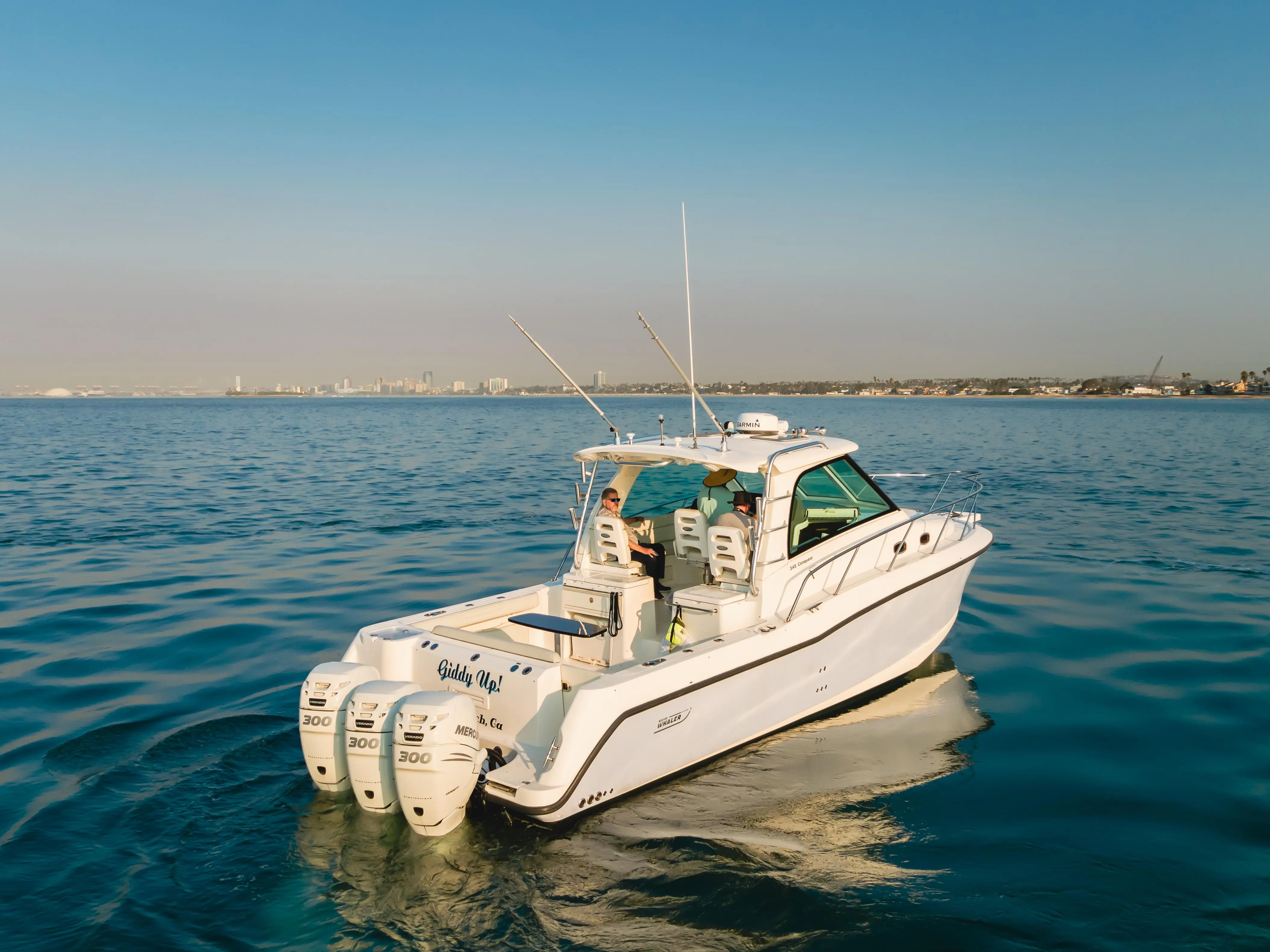 2009 Boston Whaler defiance 34