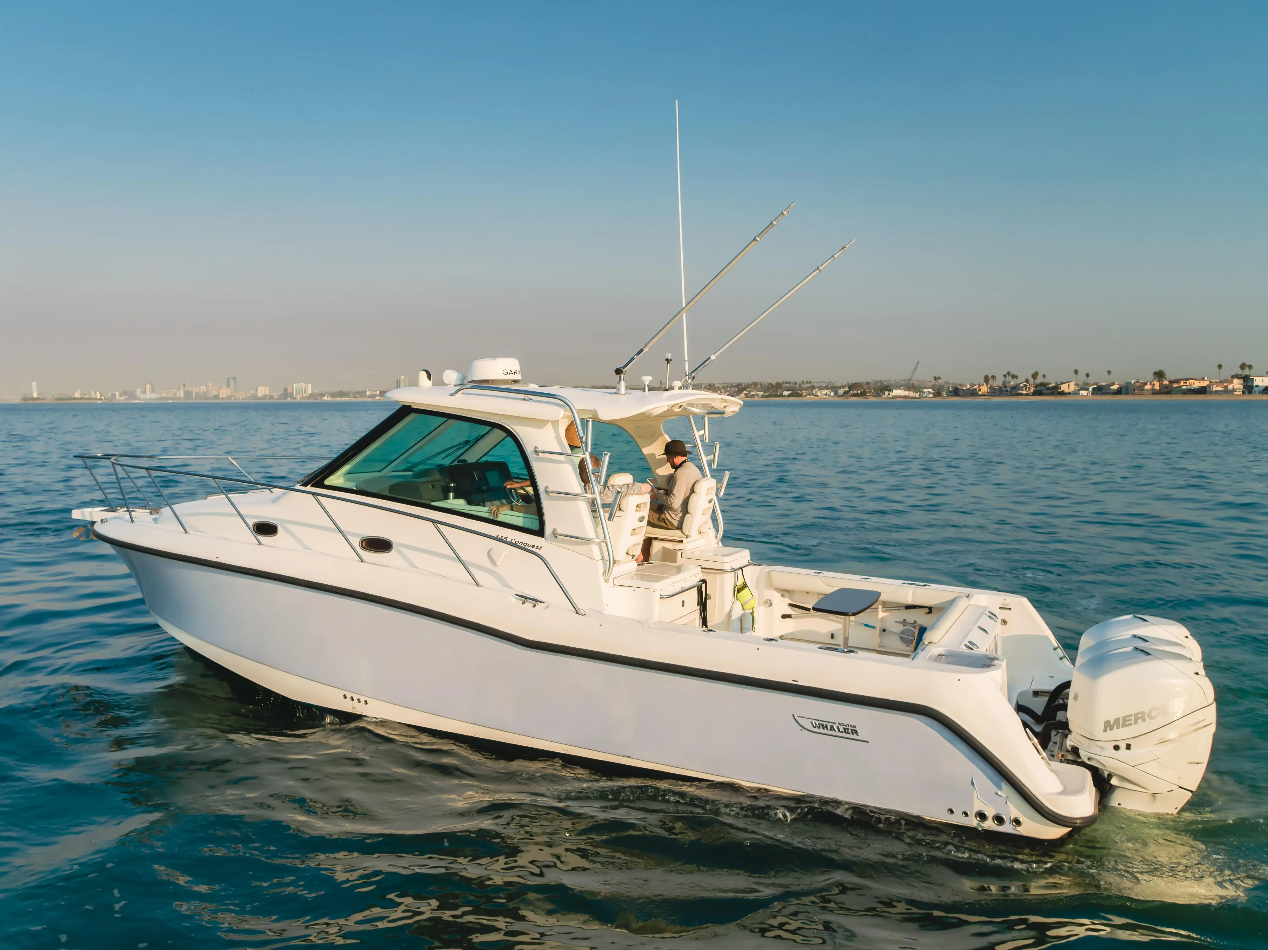 2009 Boston Whaler defiance 34