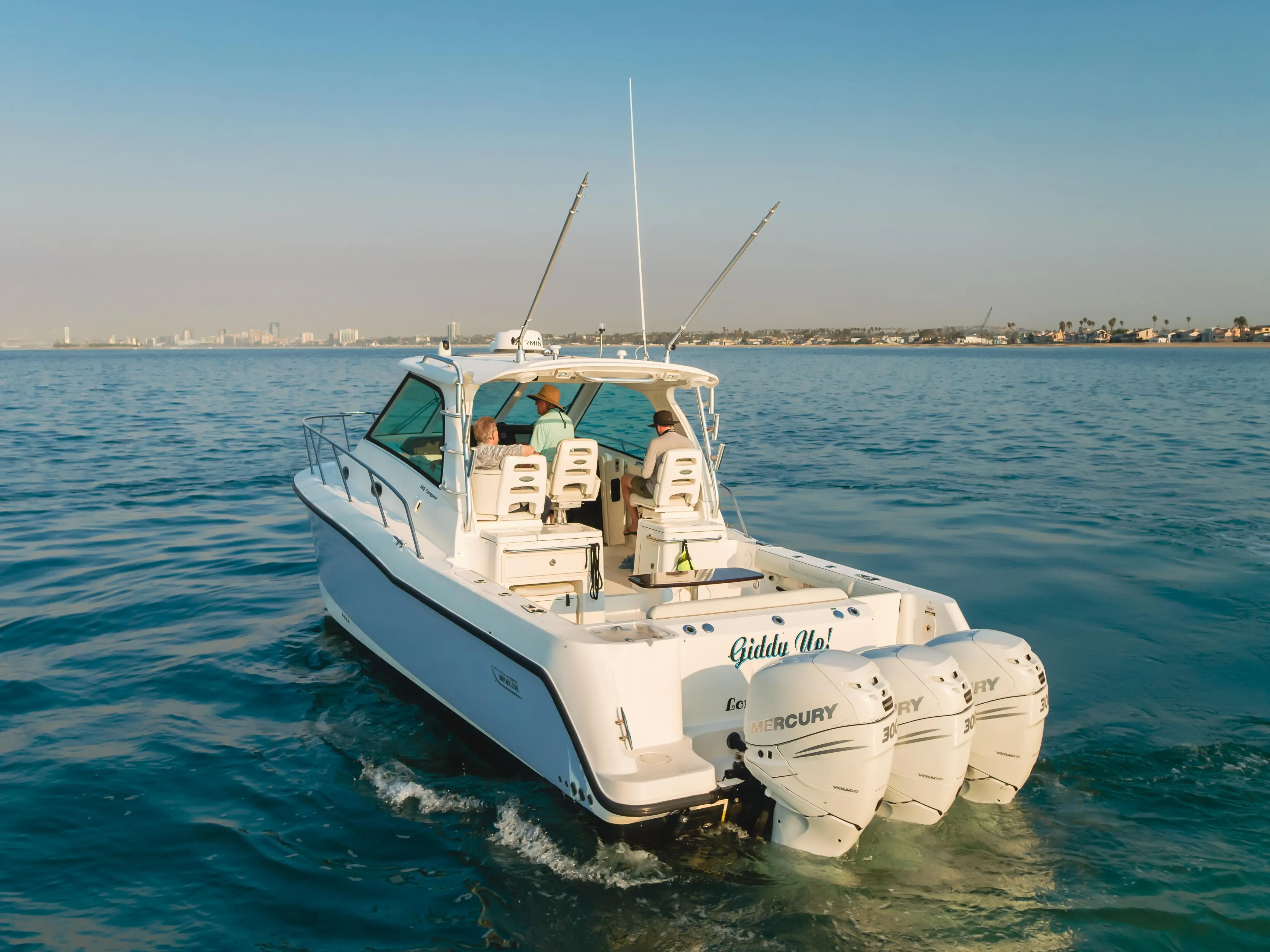 2009 Boston Whaler defiance 34