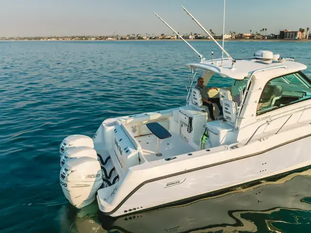 Boston Whaler 34'