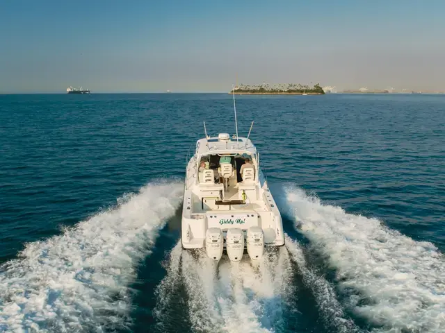 Boston Whaler 34'