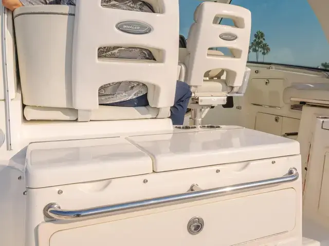 Boston Whaler 34'