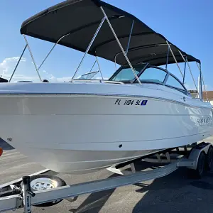 2019 Robalo 22 Dc