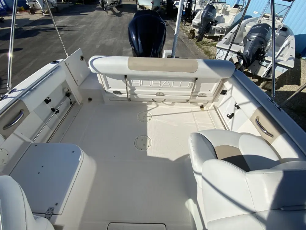 2019 Robalo 22 dc