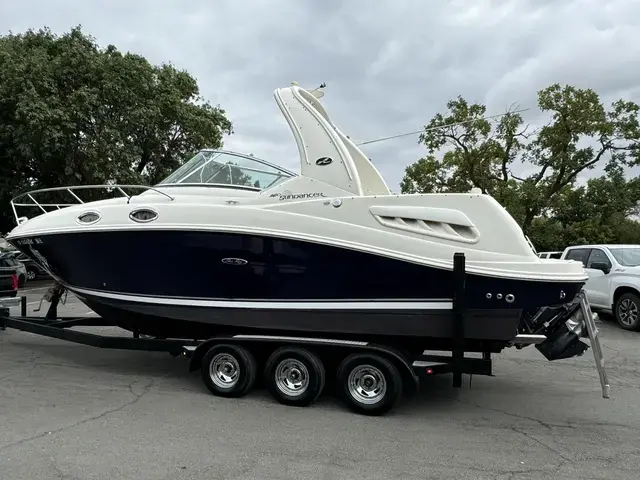 Sea Ray Sundancer 260