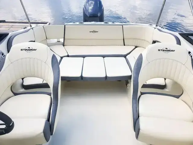 Stingray Boats 211 Dc