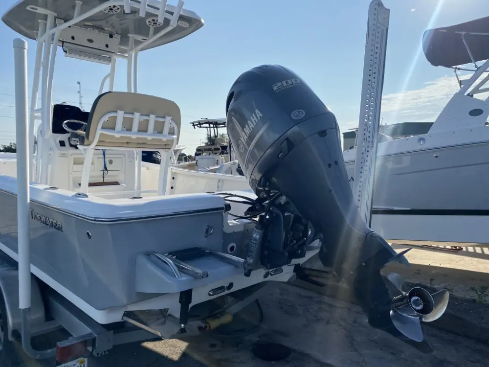 2018 Tidewater Boats 2200 cb