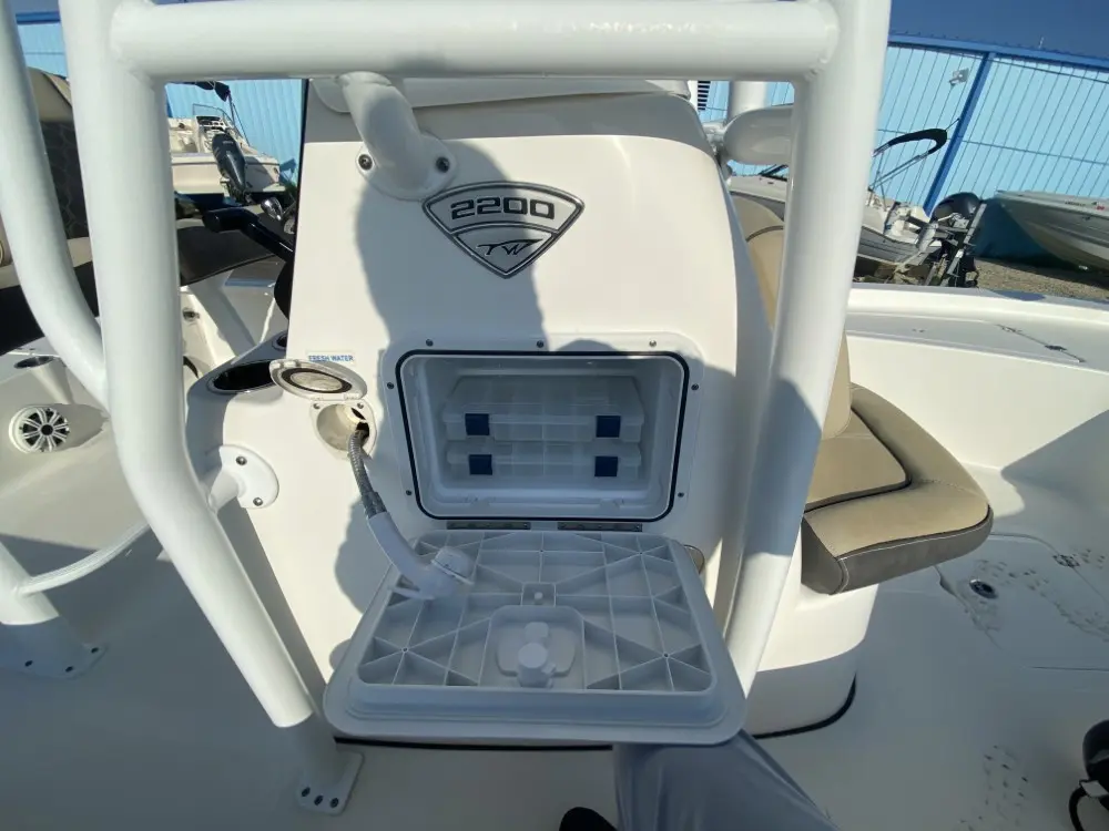 2018 Tidewater Boats 2200 cb